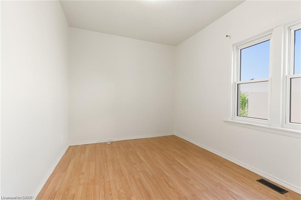 22 Worsley Road, Stoney Creek, ON - Indoor Photo Showing Other Room