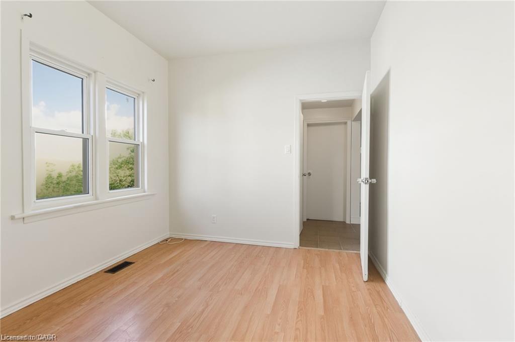 22 Worsley Road, Stoney Creek, ON - Indoor Photo Showing Other Room