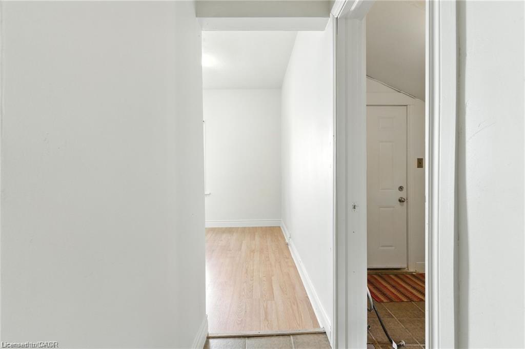 22 Worsley Road, Stoney Creek, ON - Indoor Photo Showing Other Room