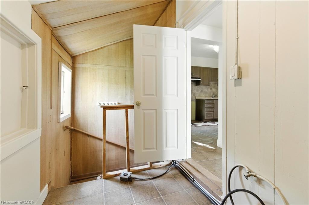 22 Worsley Road, Stoney Creek, ON - Indoor Photo Showing Other Room