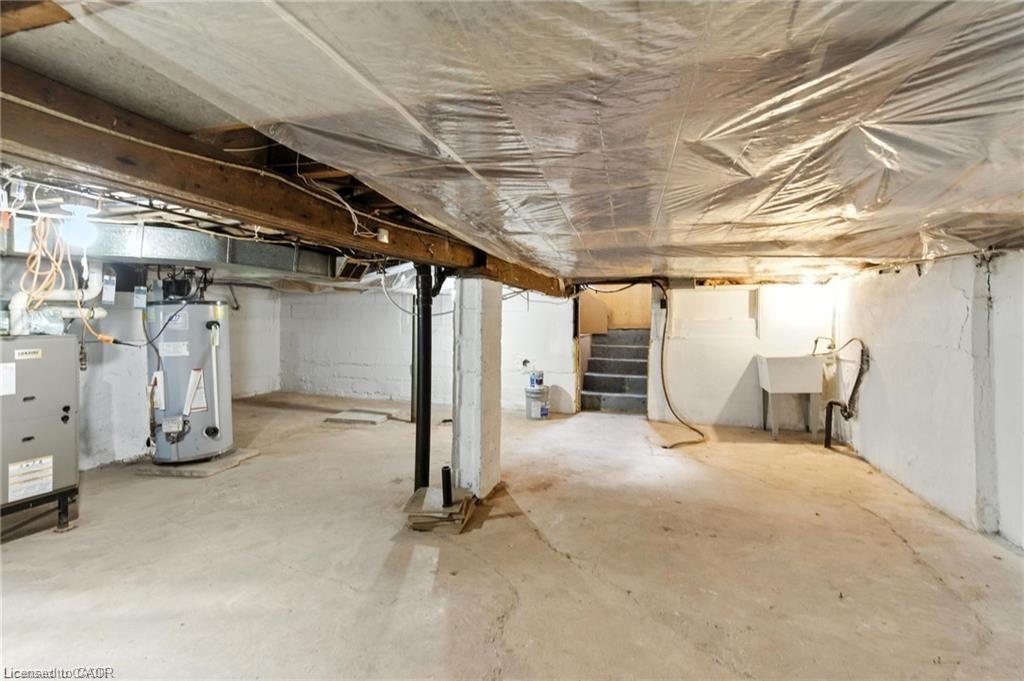 22 Worsley Road, Stoney Creek, ON - Indoor Photo Showing Basement