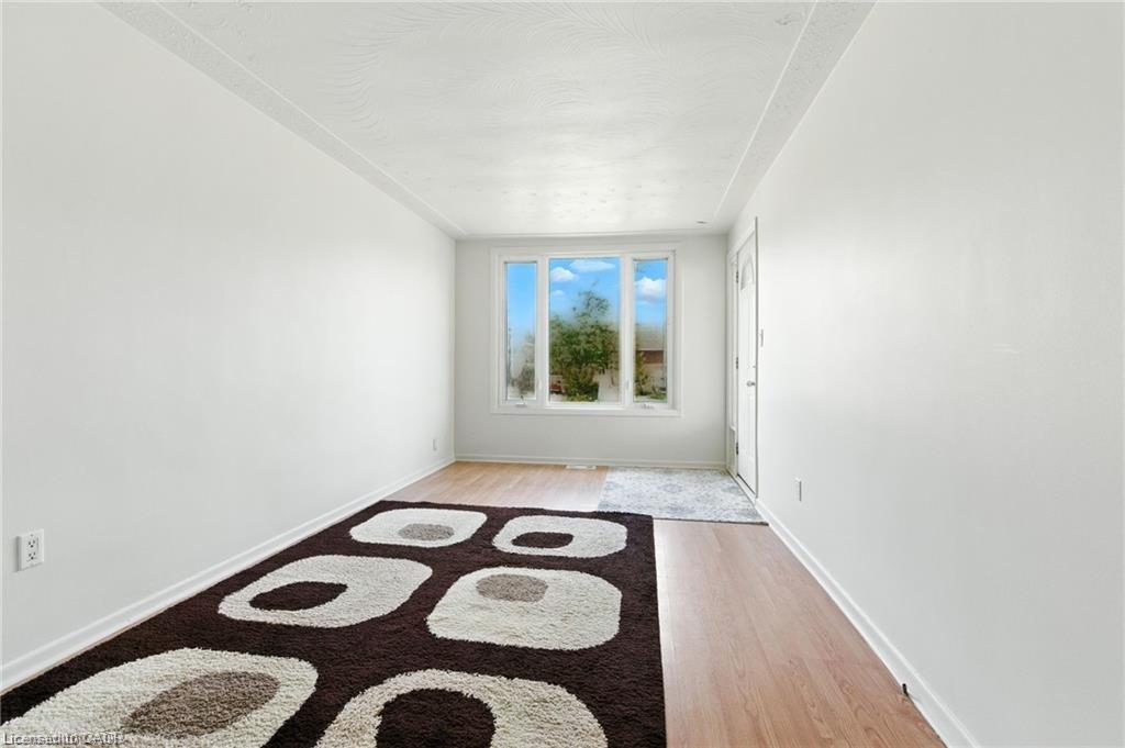 22 Worsley Road, Stoney Creek, ON - Indoor Photo Showing Other Room