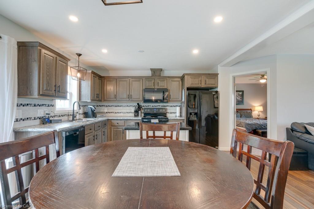 3318 #6 Highway, Hagersville, ON - Indoor