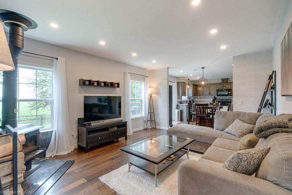 3318 #6 Highway, Hagersville, ON - Indoor Photo Showing Living Room