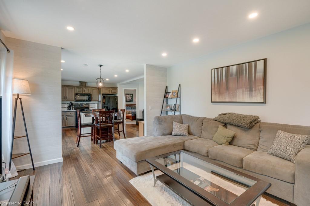 3318 #6 Highway, Hagersville, ON - Indoor Photo Showing Living Room