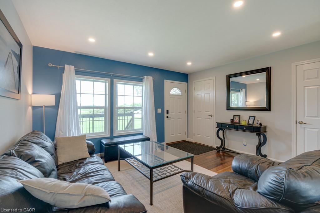 3318 #6 Highway, Hagersville, ON - Indoor Photo Showing Living Room