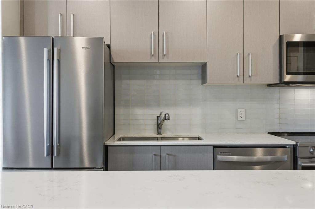 609-15 Queen Street S, Hamilton, ON - Indoor Photo Showing Kitchen With Stainless Steel Kitchen With Double Sink With Upgraded Kitchen