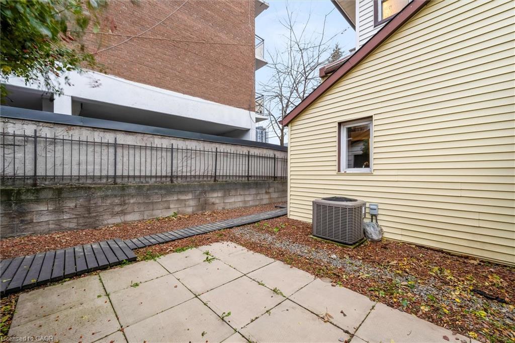 11 Ford Street, Hamilton, ON - Outdoor