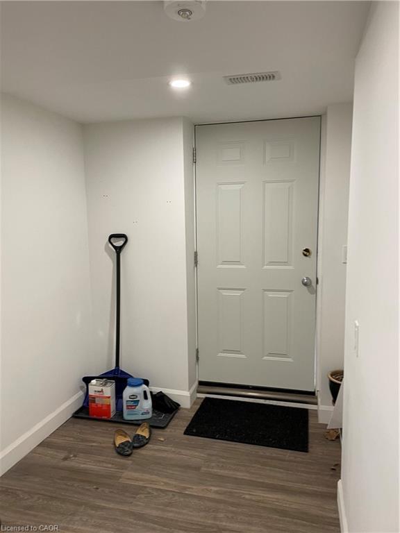 Lower-176 Queensdale Avenue, Hamilton, ON - Indoor Photo Showing Other Room