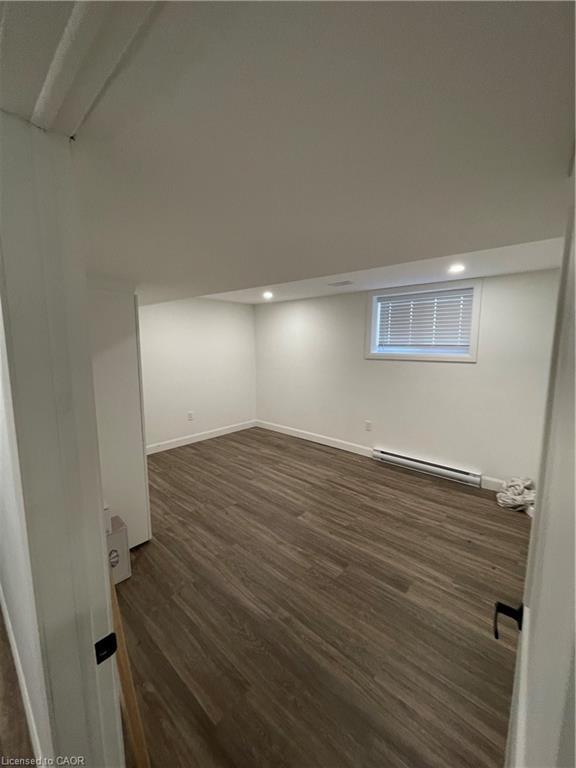 Lower-176 Queensdale Avenue, Hamilton, ON - Indoor