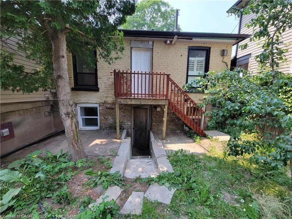 Lower-98 West Avenue N, Hamilton, ON - Outdoor