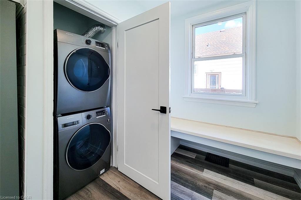 72 West 1St Street, Hamilton, ON - Indoor Photo Showing Laundry Room