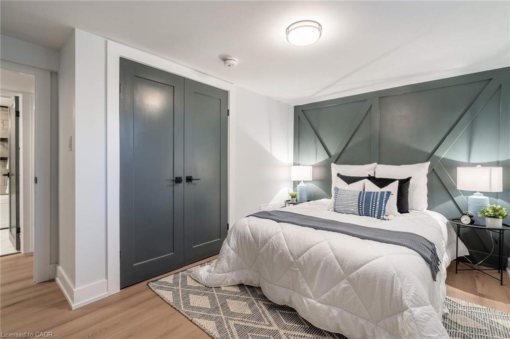72 West 1St Street, Hamilton, ON - Indoor Photo Showing Bedroom