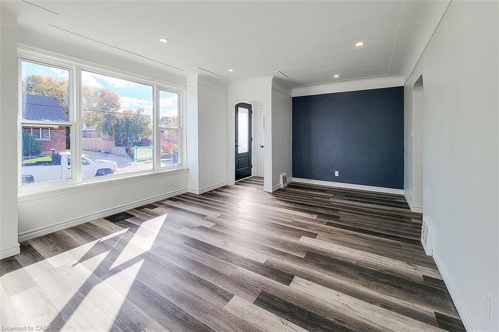 72 West 1St Street, Hamilton, ON - Indoor