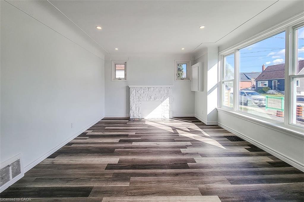 72 West 1St Street, Hamilton, ON - Indoor Photo Showing Other Room