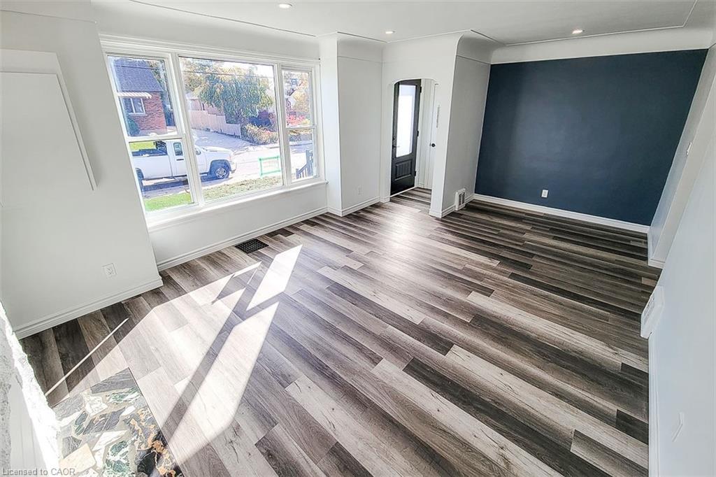 72 West 1St Street, Hamilton, ON - Indoor