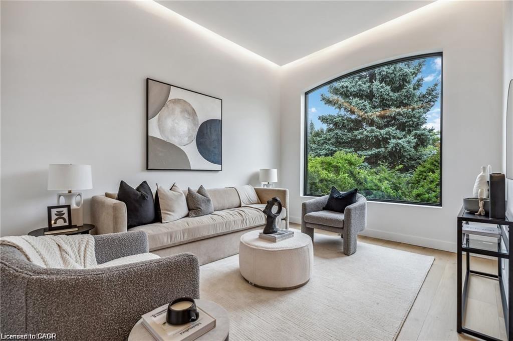 1657 Glenvista Drive, Oakville, ON - Indoor Photo Showing Living Room