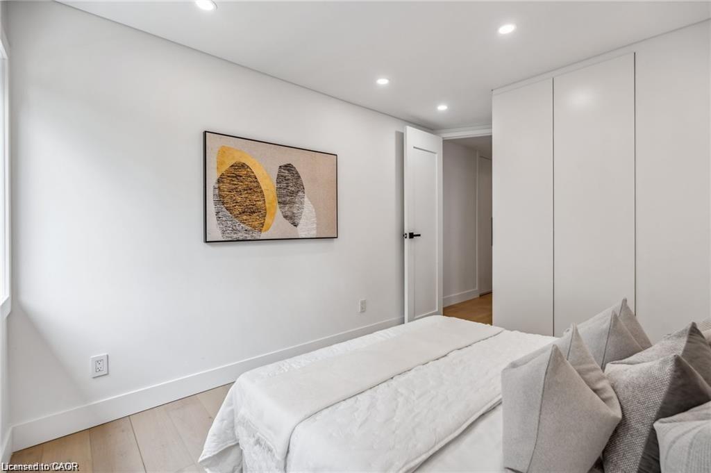 1657 Glenvista Drive, Oakville, ON - Indoor Photo Showing Bedroom
