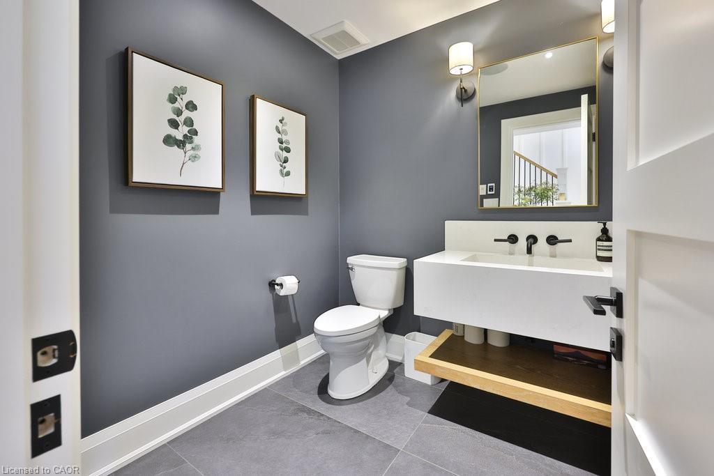 1489 Mildmay Court, Mississauga, ON - Indoor Photo Showing Bathroom