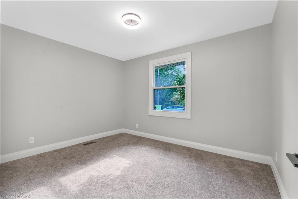 Upper-206 Shelley Drive, Kitchener, ON - Indoor Photo Showing Other Room