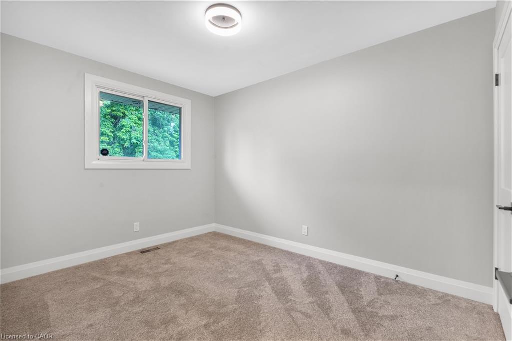 Upper-206 Shelley Drive, Kitchener, ON - Indoor Photo Showing Other Room