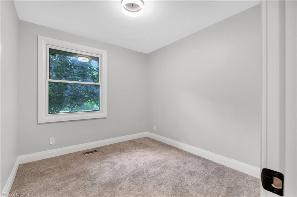 Upper-206 Shelley Drive, Kitchener, ON - Indoor Photo Showing Other Room