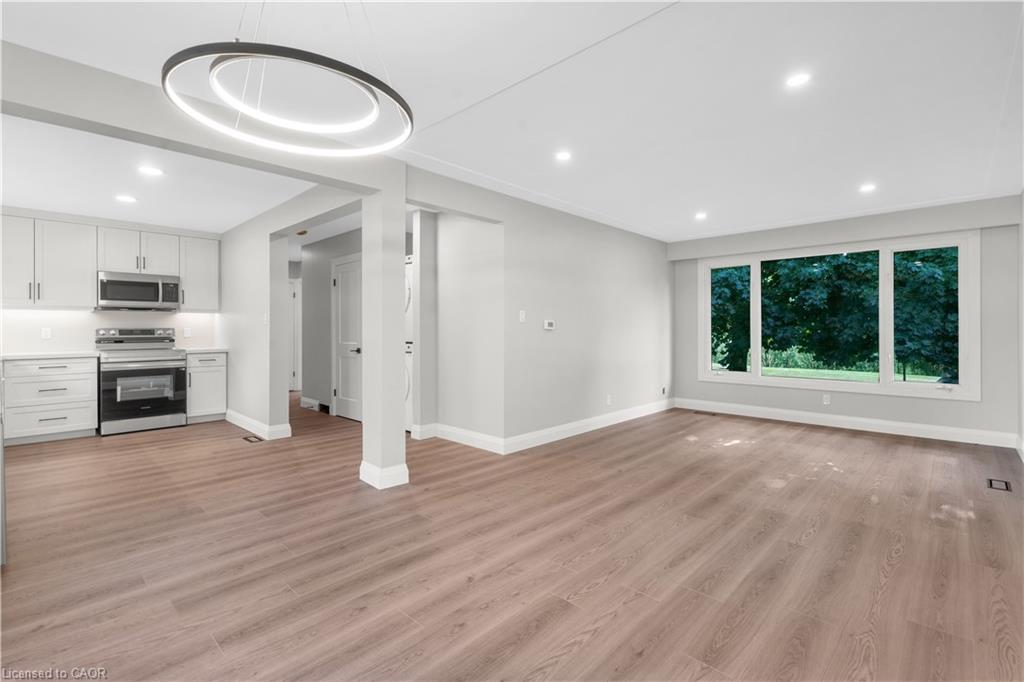 Upper-206 Shelley Drive, Kitchener, ON - Indoor