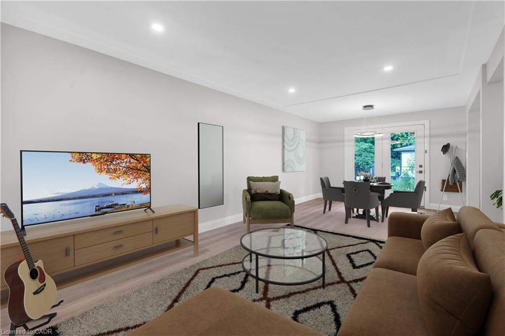 Upper-206 Shelley Drive, Kitchener, ON - Indoor Photo Showing Living Room