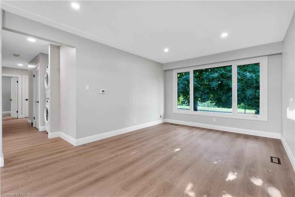 Upper-206 Shelley Drive, Kitchener, ON - Indoor Photo Showing Other Room