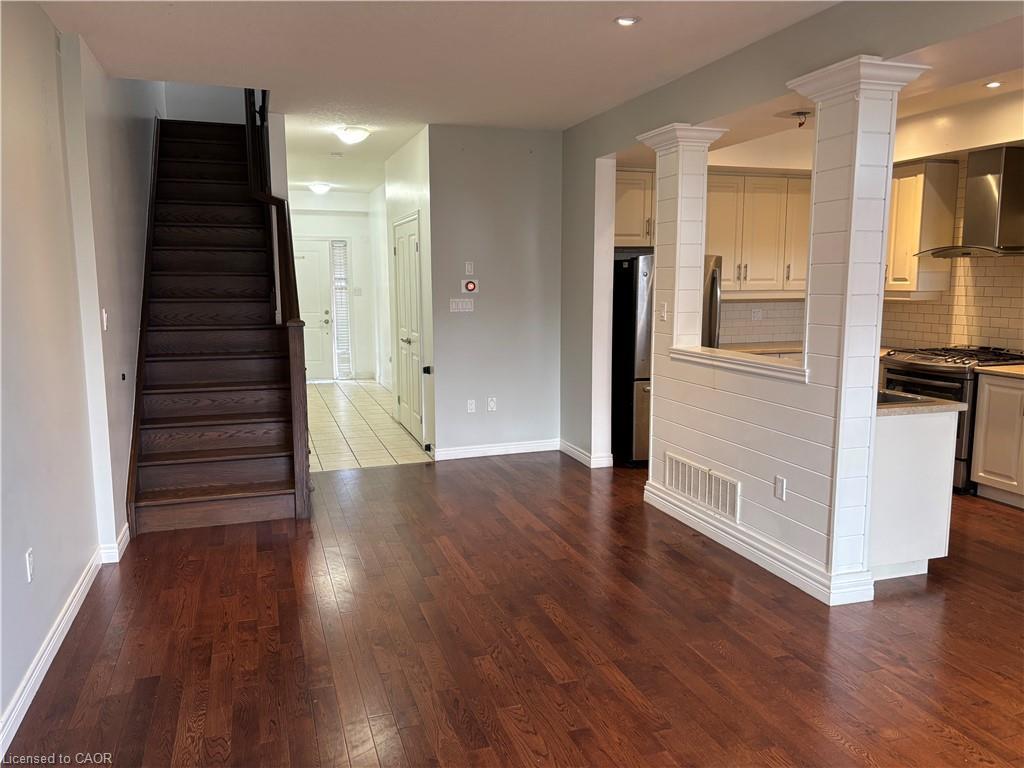 19-7 Lakelawn Road, Grimsby, ON - Indoor