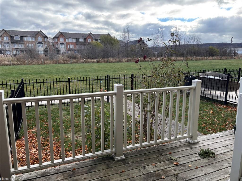 19-7 Lakelawn Road, Grimsby, ON - Outdoor