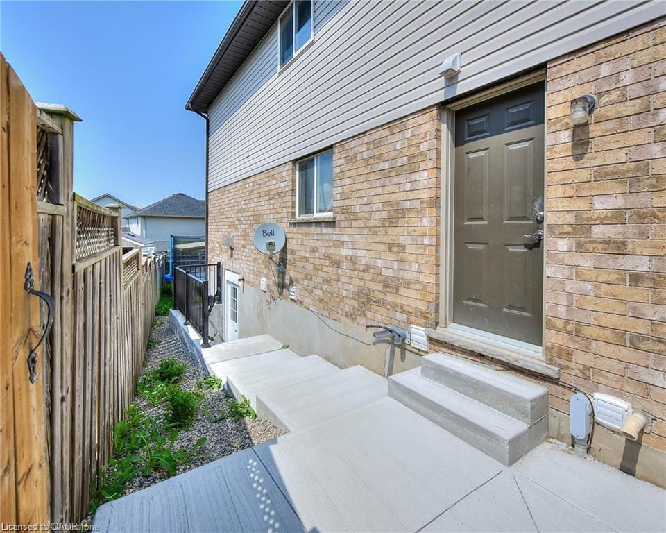 Lower-550 Rush Meadow Crescent, Kitchener, ON - Outdoor With Exterior