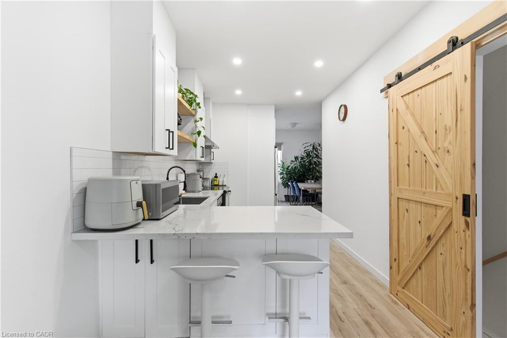 40 Fullerton Avenue, Hamilton, ON - Indoor Photo Showing Other Room