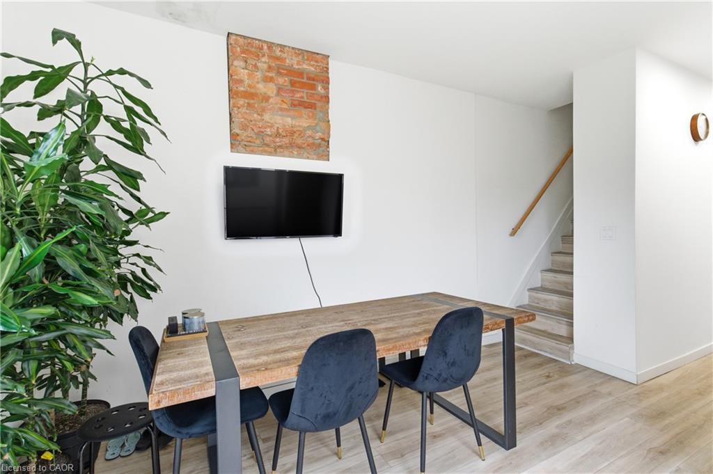 40 Fullerton Avenue, Hamilton, ON - Indoor Photo Showing Dining Room
