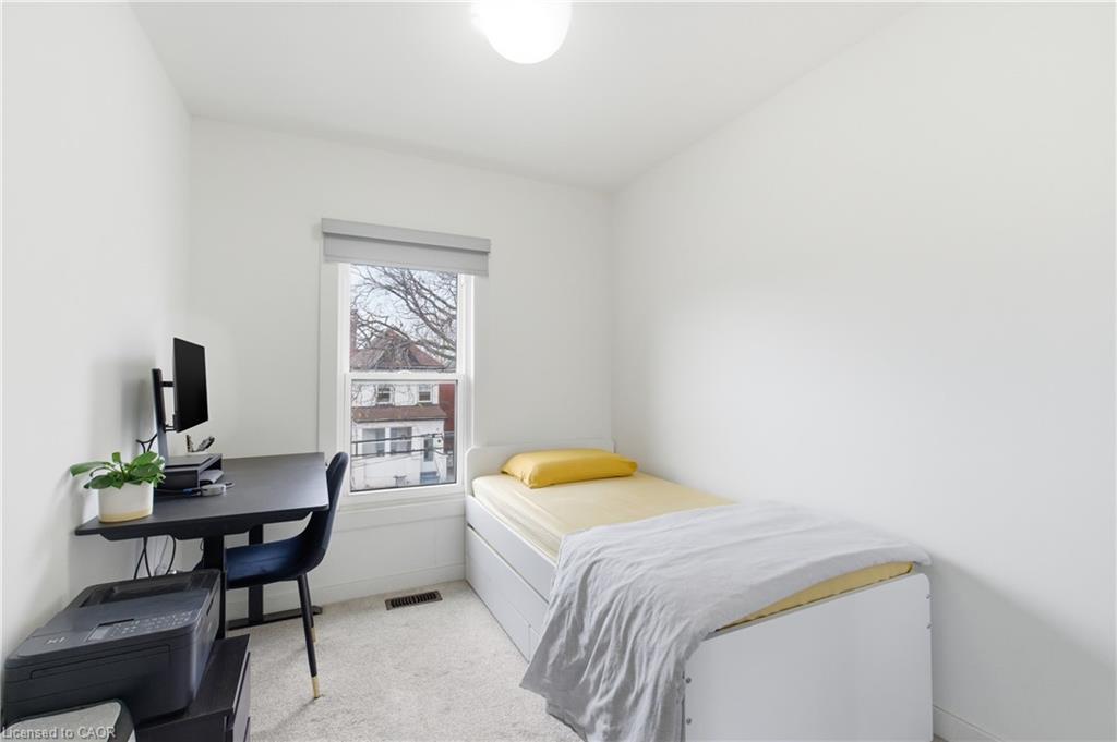 40 Fullerton Avenue, Hamilton, ON - Indoor Photo Showing Other Room