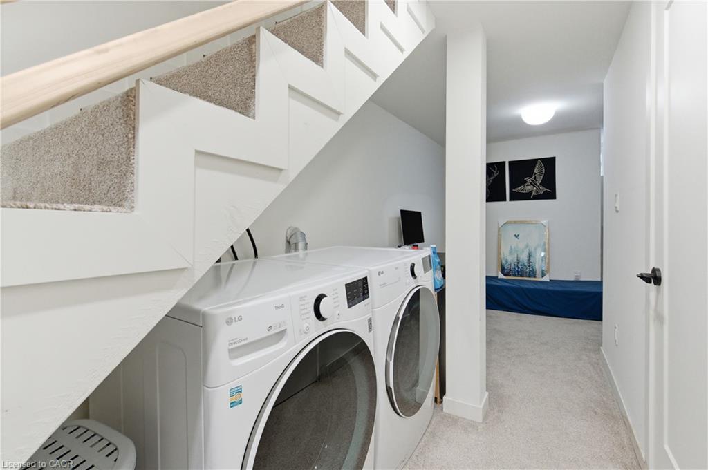 40 Fullerton Avenue, Hamilton, ON - Indoor Photo Showing Laundry Room