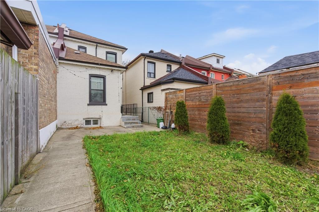 40 Fullerton Avenue, Hamilton, ON - Outdoor