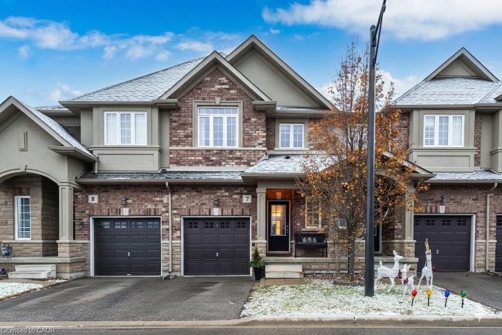 7-21 Madonna Drive, Hamilton, ON - Outdoor With Facade