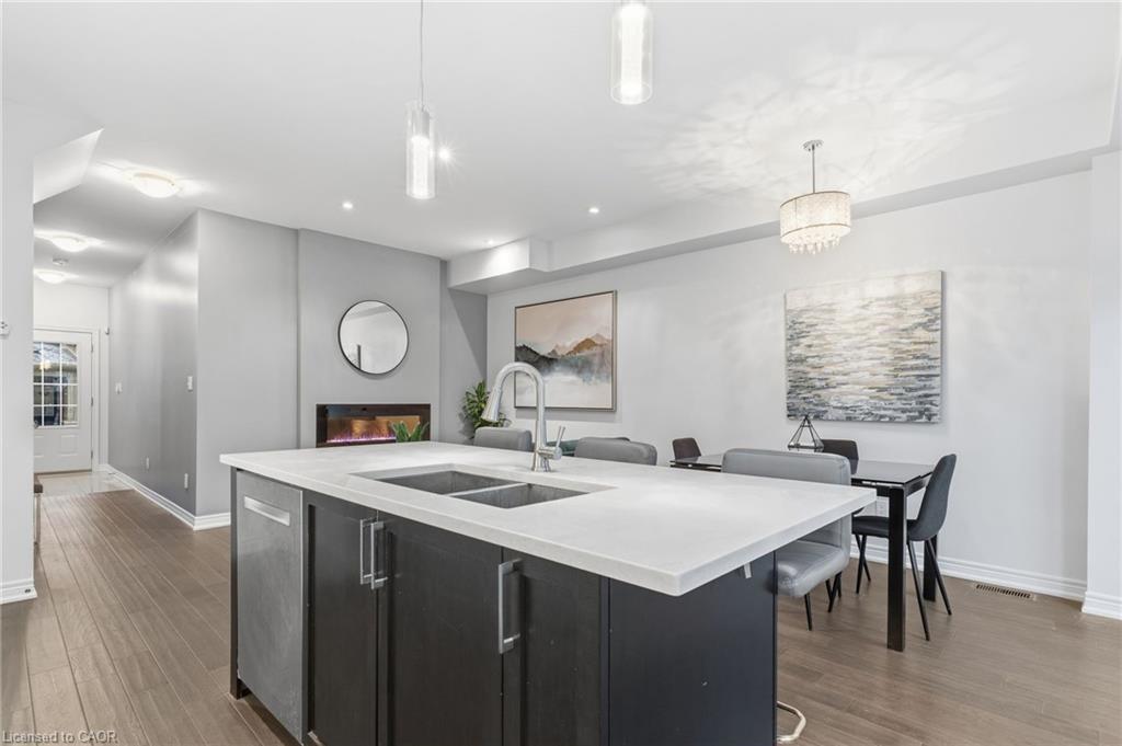 7-21 Madonna Drive, Hamilton, ON - Indoor Photo Showing Kitchen With Double Sink