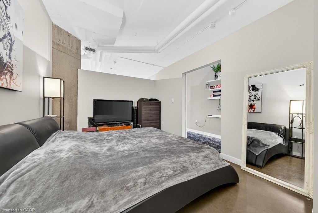 502-66 Bay Street S, Hamilton, ON - Indoor Photo Showing Bedroom