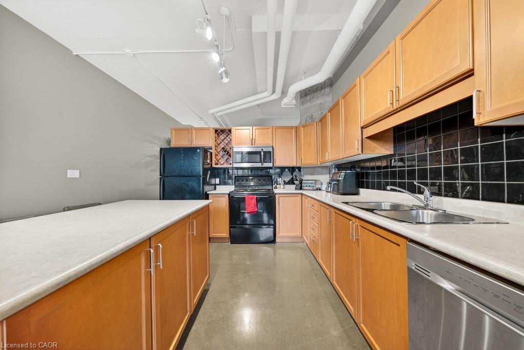 502-66 Bay Street S, Hamilton, ON - Indoor Photo Showing Kitchen With Double Sink