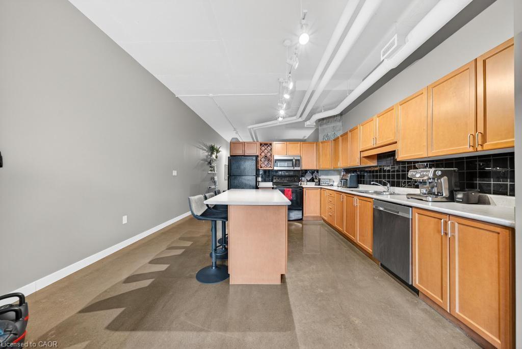 502-66 Bay Street S, Hamilton, ON - Indoor Photo Showing Kitchen With Double Sink