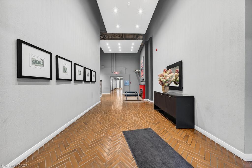 502-66 Bay Street S, Hamilton, ON - Indoor Photo Showing Other Room