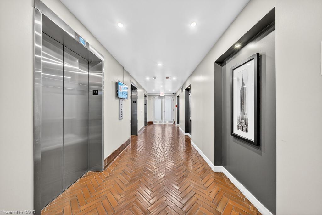 502-66 Bay Street S, Hamilton, ON - Indoor Photo Showing Other Room