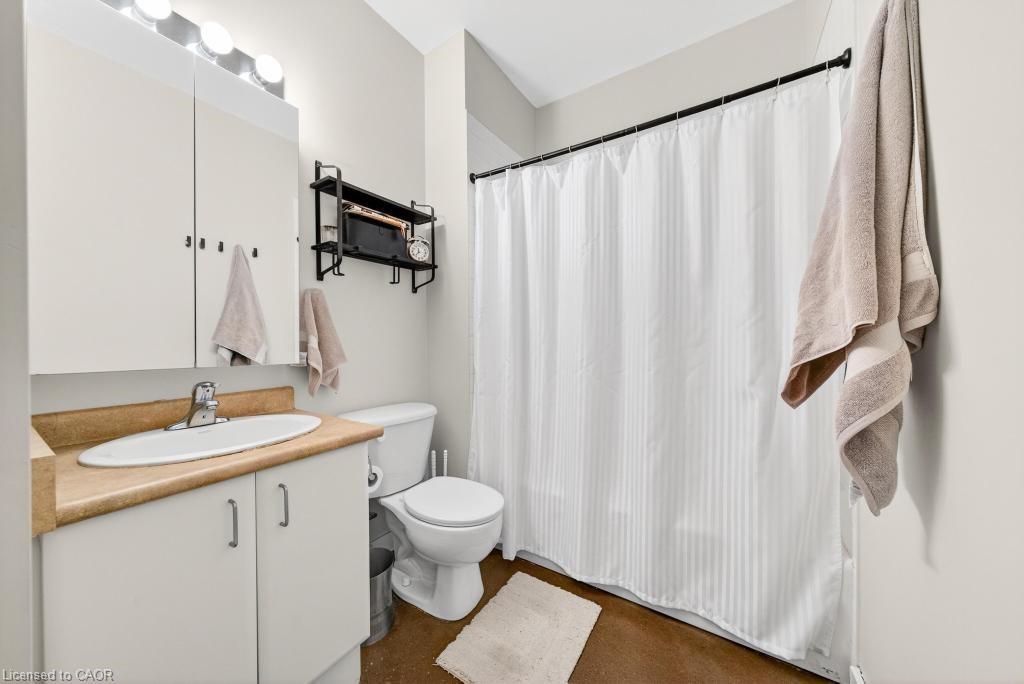 502-66 Bay Street S, Hamilton, ON - Indoor Photo Showing Bathroom
