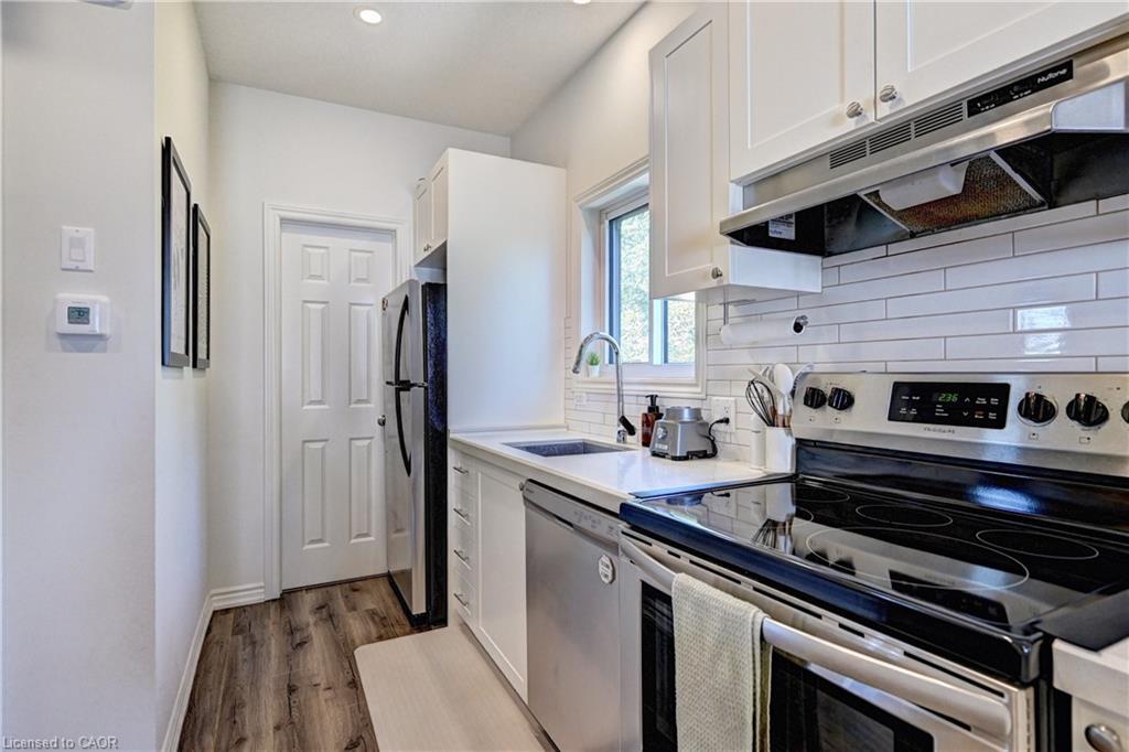 7C-164 Heiman Street, Kitchener, ON - Indoor Photo Showing Kitchen