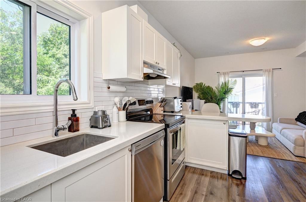 7C-164 Heiman Street, Kitchener, ON - Indoor Photo Showing Kitchen