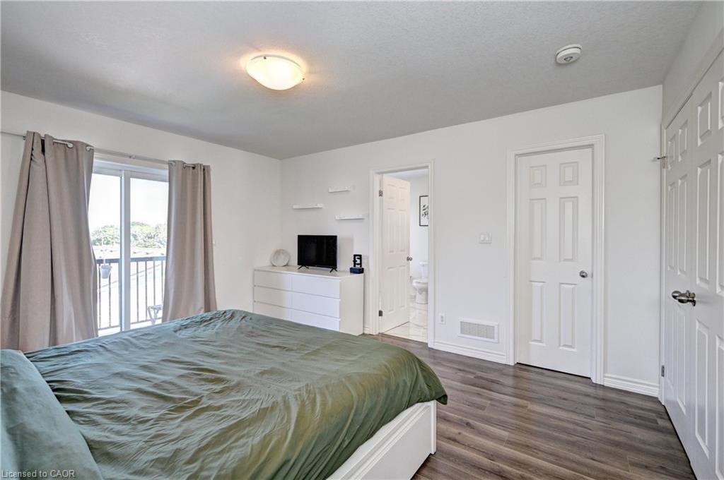 7C-164 Heiman Street, Kitchener, ON - Indoor Photo Showing Bedroom