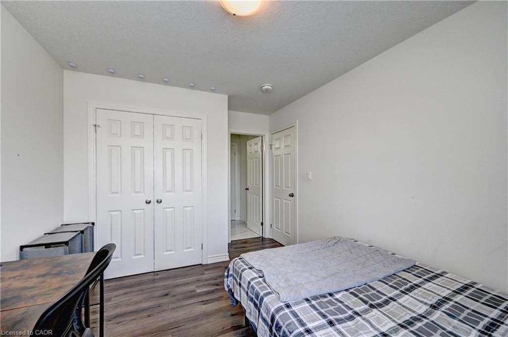 7C-164 Heiman Street, Kitchener, ON - Indoor Photo Showing Bedroom