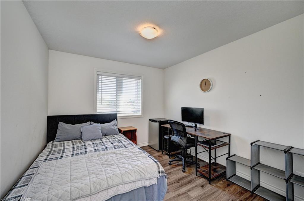 7C-164 Heiman Street, Kitchener, ON - Indoor Photo Showing Bedroom